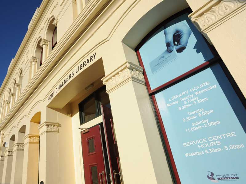 Locations/Hours | Dunedin Public Library official website